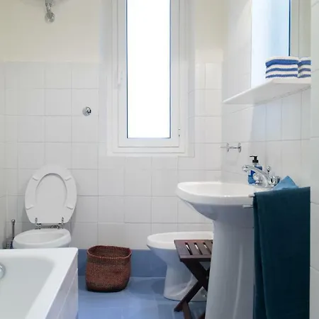 Guest house Naima 32 Genoa