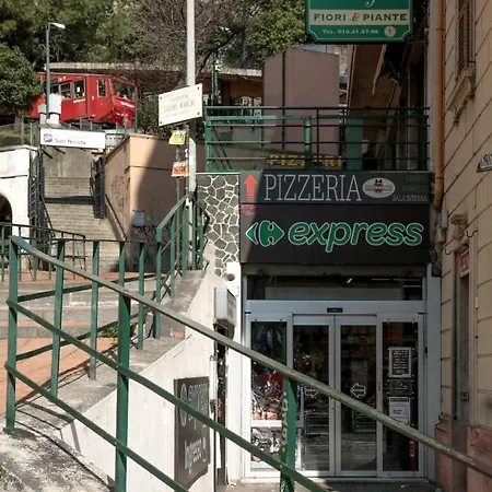 Guest house Naima 32 Genoa